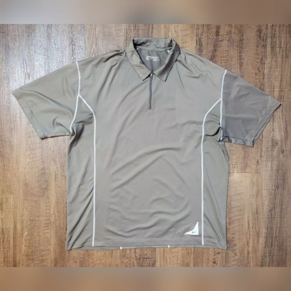 FREE W BUNDLE Nike Golf shirt